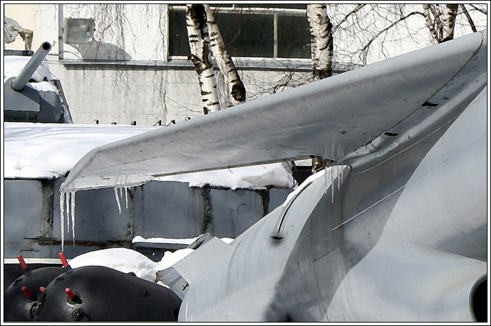 photo "Cold war" tags: landscape, technics, winter