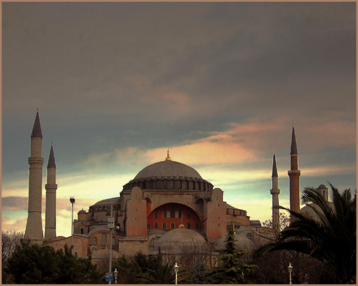 photo "Lost glory" tags: architecture, landscape, clouds