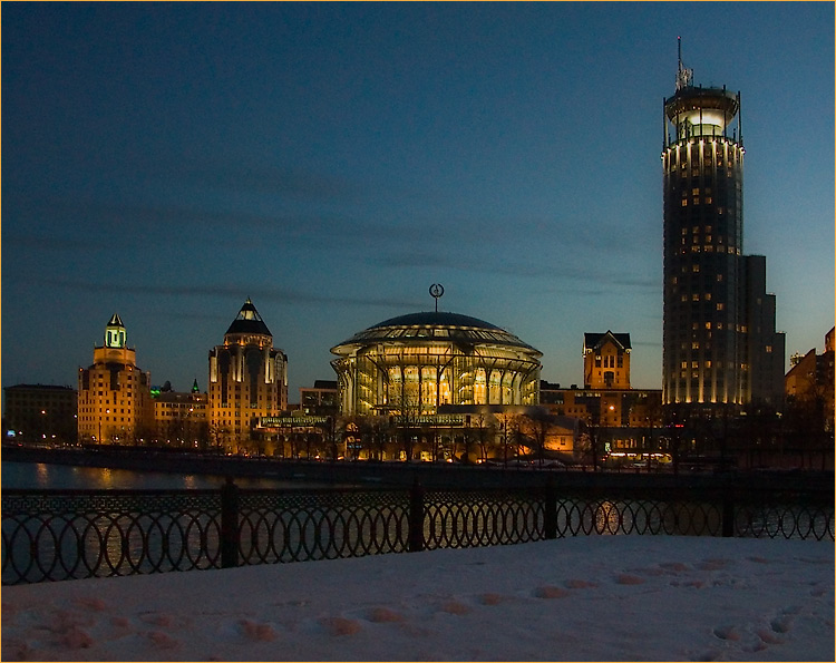 фото "Органный аккорд над Москвой рекой" метки: архитектура, пейзаж, ночь