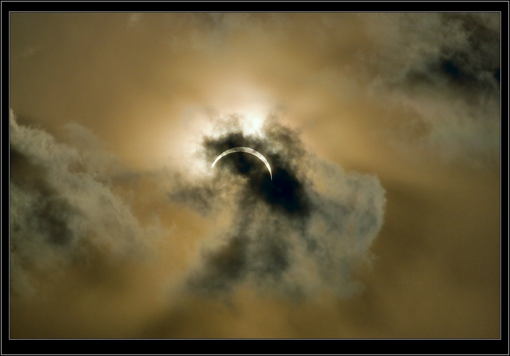 photo "solar eclipse" tags: landscape, misc., clouds