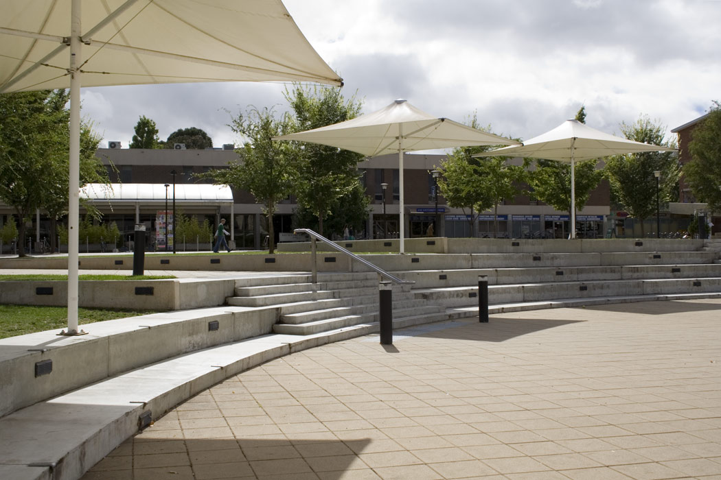 photo "Union Court (ANU)" tags: architecture, landscape, 