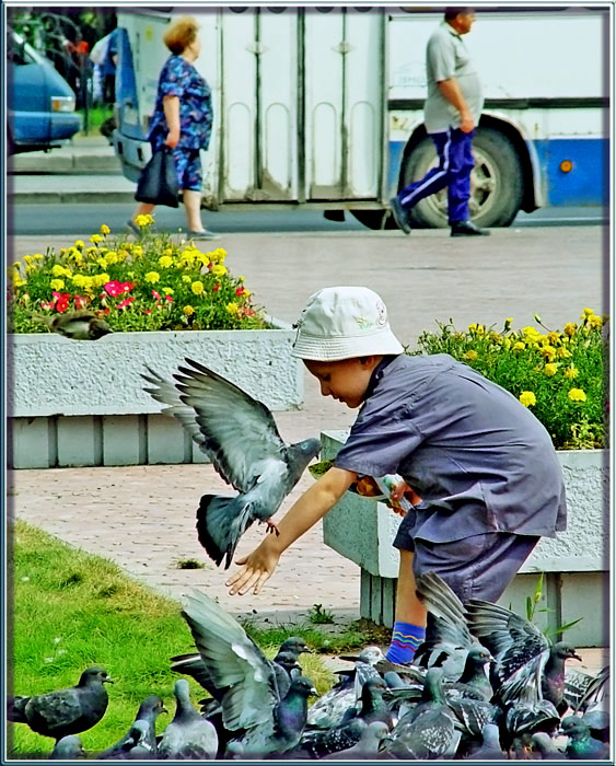 photo ""...to learn the bird's language."" tags: reporting, portrait, children