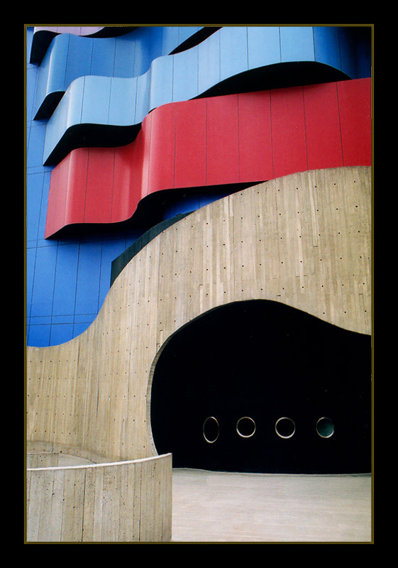 photo "Curves and Colors" tags: architecture, landscape, 