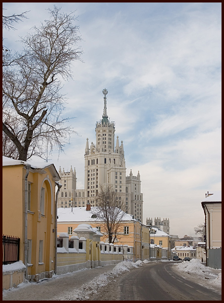 photo "Walking on Goncharnoj 2" tags: architecture, landscape, 