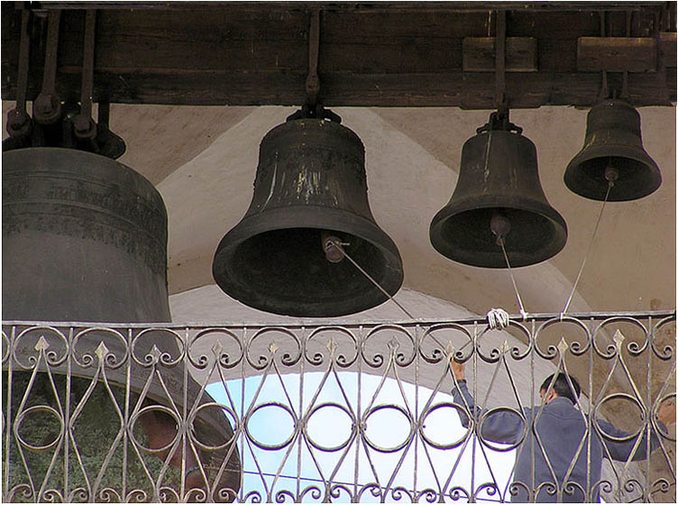 photo "Call, the bell ringer, today a holiday!!!" tags: reporting, 