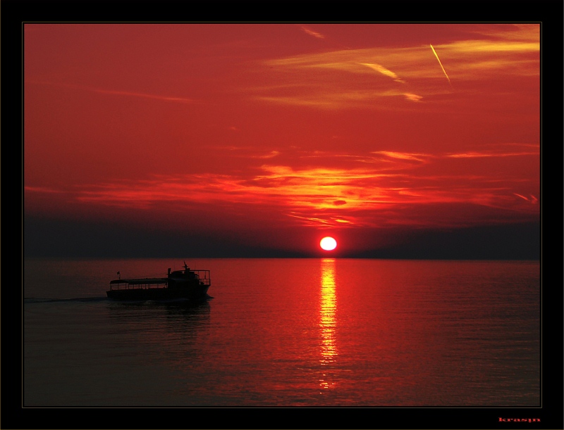 photo "Over the horizon" tags: landscape, sunset, water