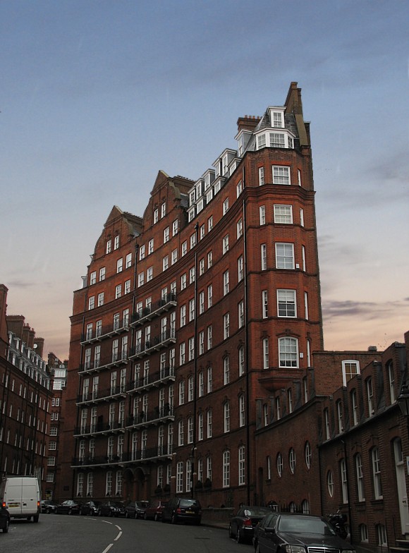 photo "Bricks of London" tags: architecture, landscape, 