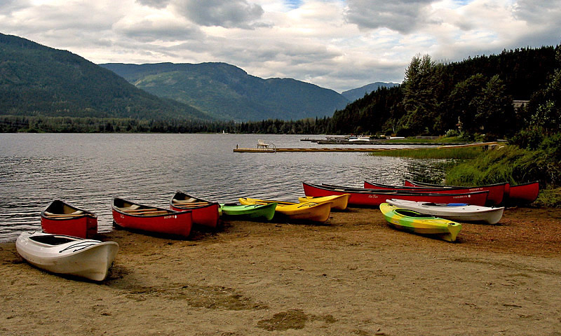 photo "Canoes" tags: landscape, water