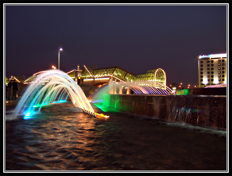 photo "Fountain By Name Europe" tags: architecture, landscape, night