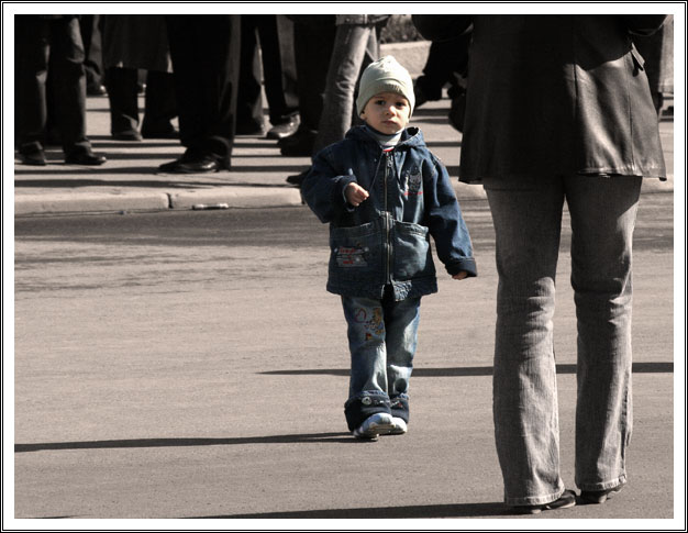 photo "one little man" tags: reporting, genre, 