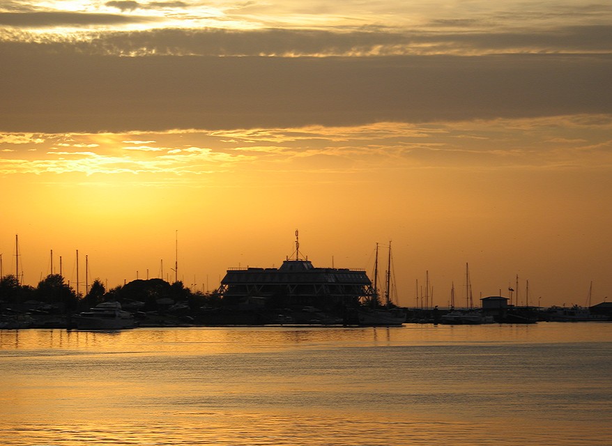 photo "Yacht Club" tags: landscape, 