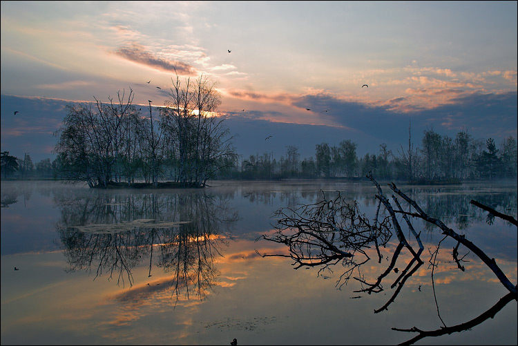 photo "Early vorning picture with islands and reflections" tags: landscape, spring, sunset