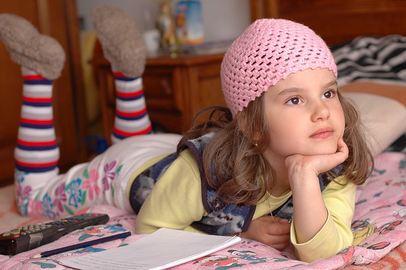 photo "watching tv ...all day long" tags: portrait, children