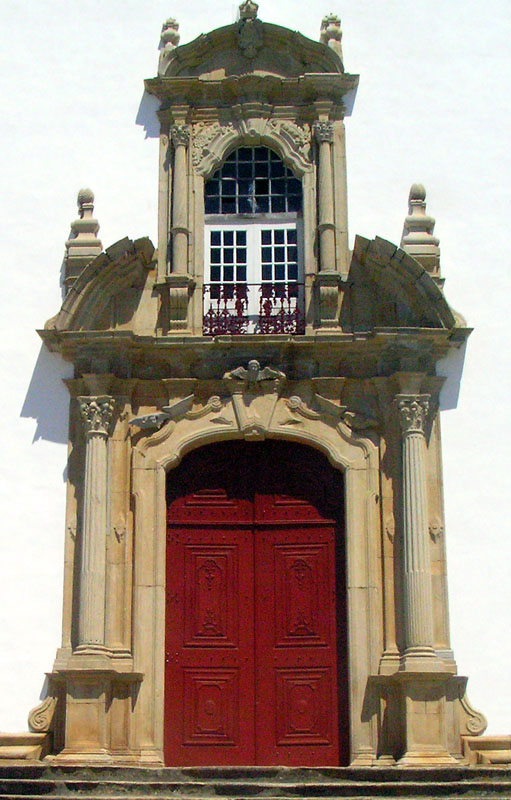 photo "The Strange Church Door" tags: architecture, genre, landscape, 