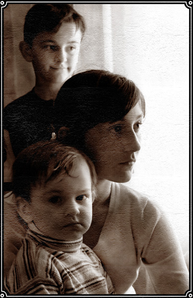 photo "'old family portrait'" tags: portrait, old-time, children