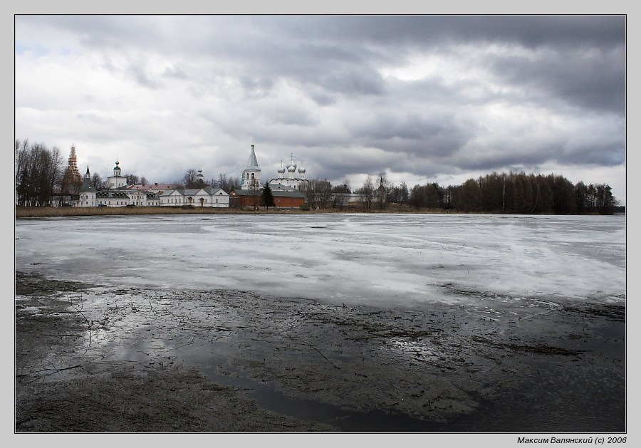 фото "Иверский монастырь: непогода" метки: архитектура, пейзаж, весна