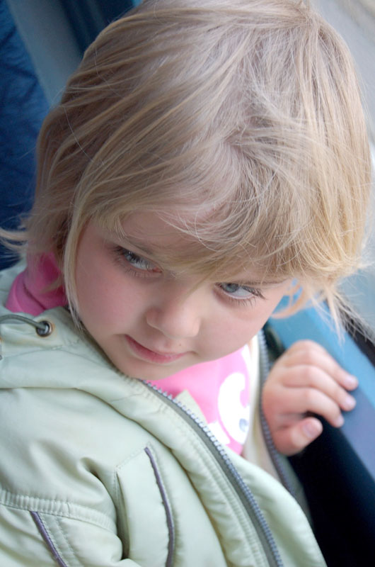 photo "Children's Shyness" tags: portrait, genre, children