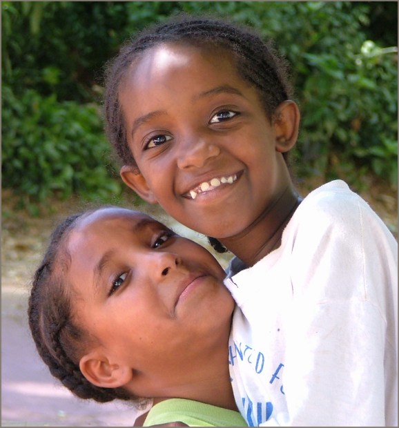 photo "Girl-friends ! Children of Ethiopia..." tags: portrait, children