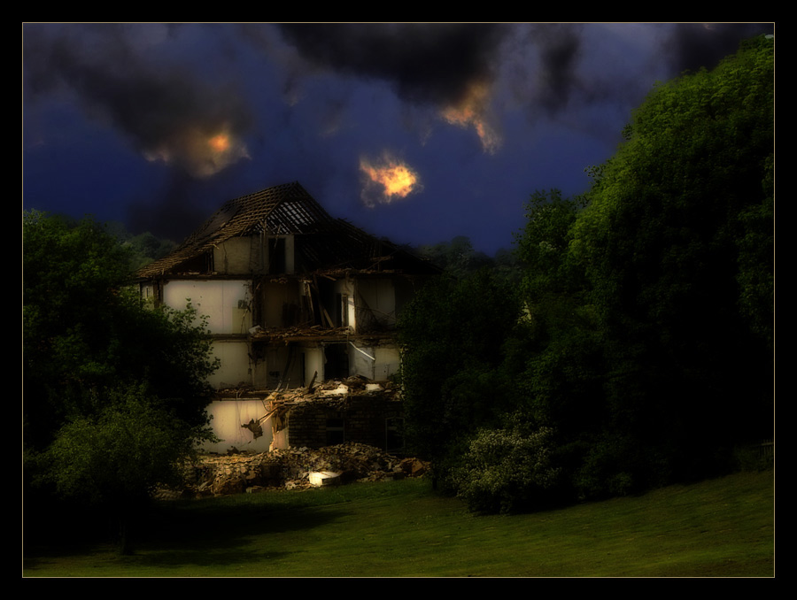 photo "...armageddon" tags: montage, 