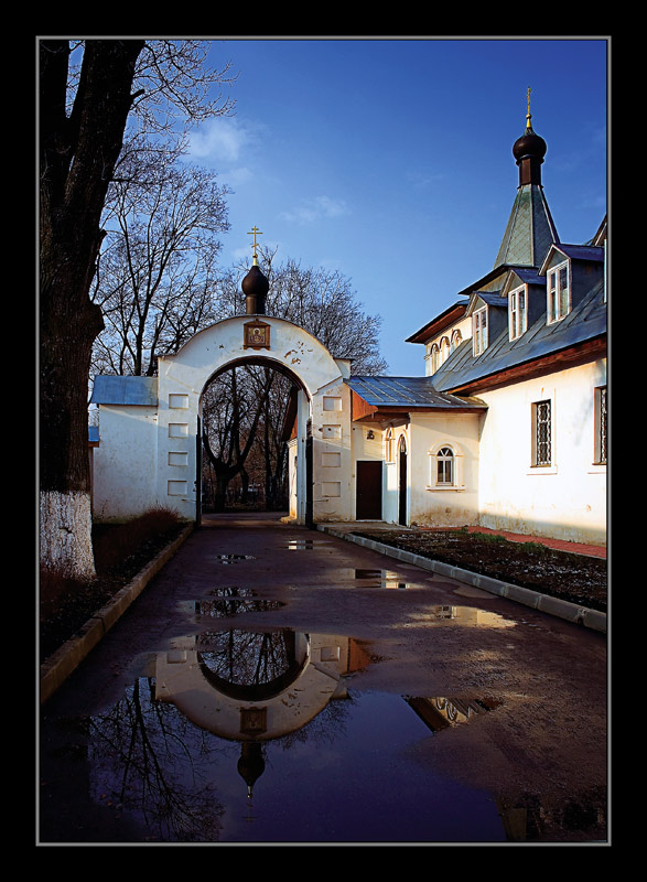 photo "Always open" tags: architecture, landscape, spring