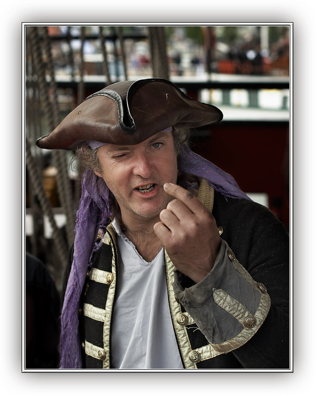 photo "And you have entered the name in pirates?.." tags: portrait, travel, Europe, man