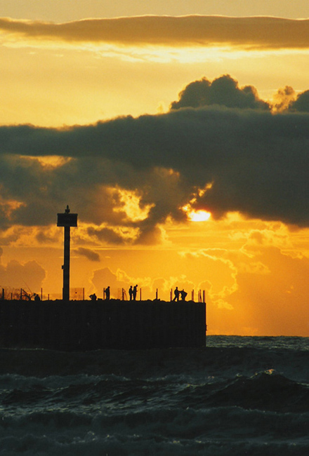 photo "Fishermen in sunset 2" tags: landscape, sunset, water