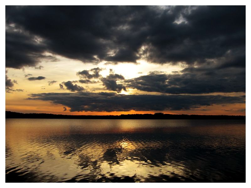 photo "Clouds thicken" tags: landscape, sunset, water