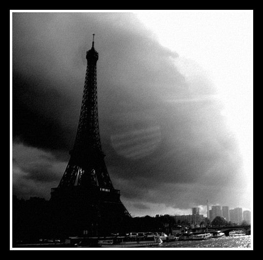 photo "paris with black sun" tags: black&white, 