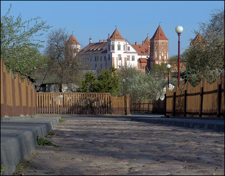 photo "Way to castle" tags: architecture, landscape, 