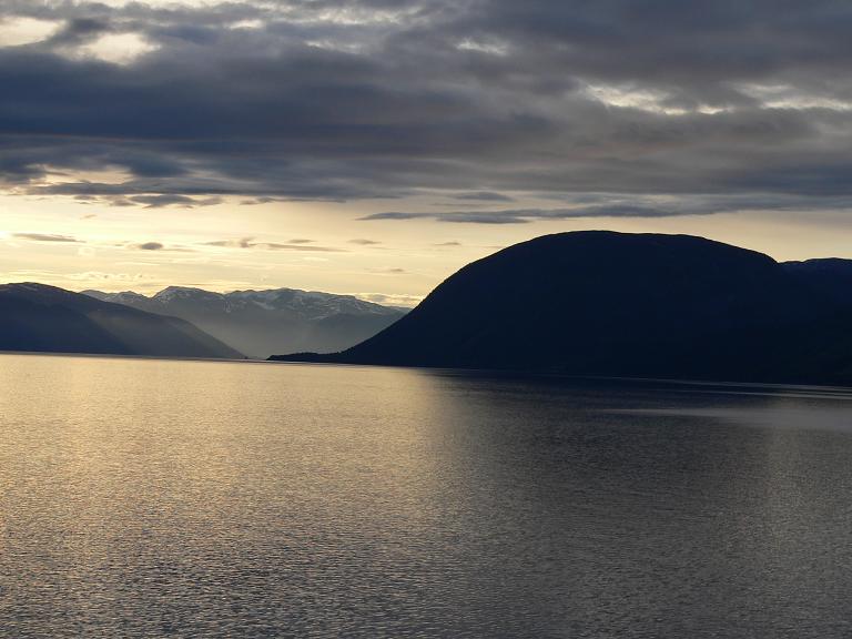 фото "Daybreak over the fjord..." метки: пейзаж, вода, горы