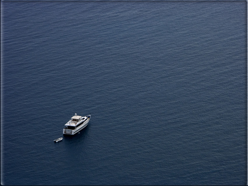 photo "In the dark blue sea, on the open space..." tags: landscape, travel, Europe, water