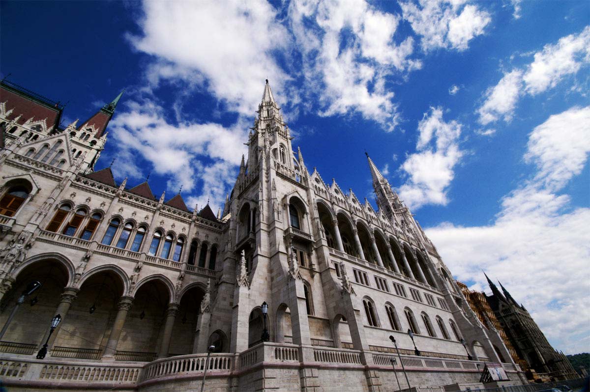 photo "Budapest" tags: architecture, landscape, clouds