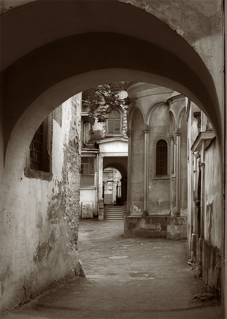 photo "through the bends" tags: architecture, black&white, landscape, 