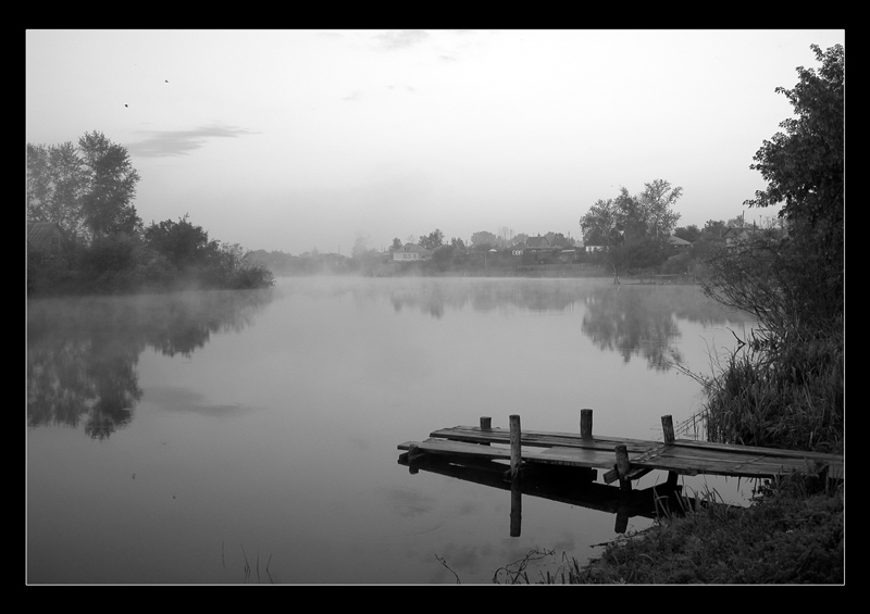photo "Landscape with footbridge" tags: landscape, black&white, water