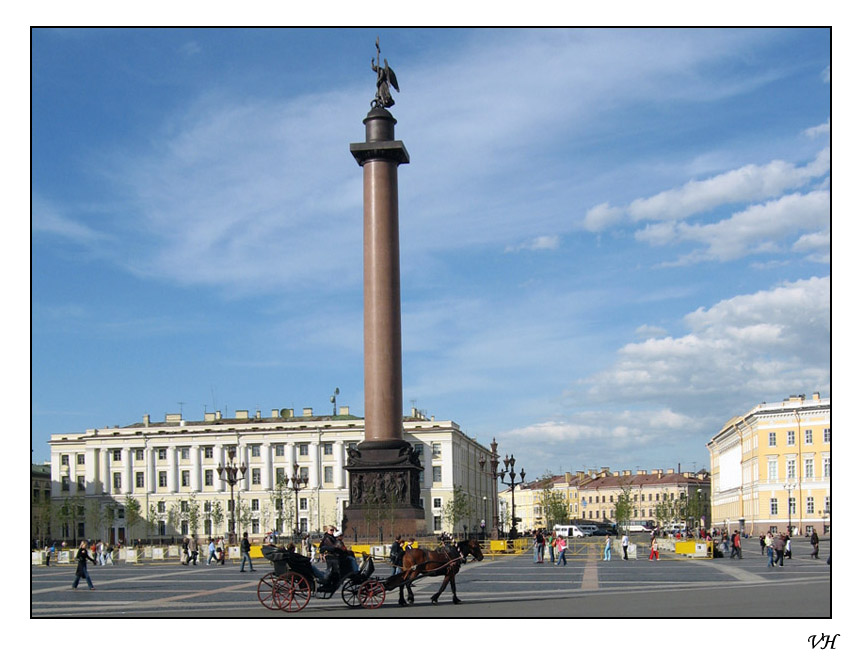 photo "Horse  in city" tags: travel, Europe
