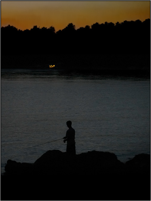 photo "Lonely fisherman" tags: , 