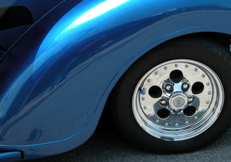 photo "blue and black and silver at the car show" tags: reporting, 