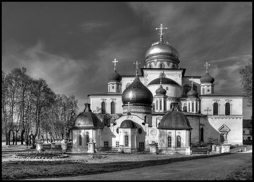 фото "Недалеко от Истры." метки: архитектура, черно-белые, пейзаж, 