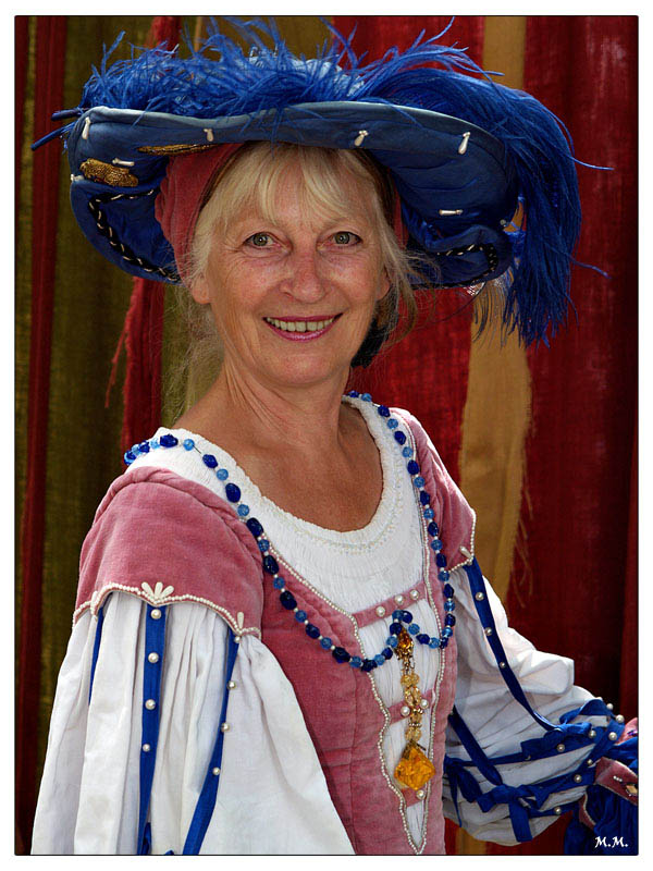 photo "Townswoman" tags: portrait, woman