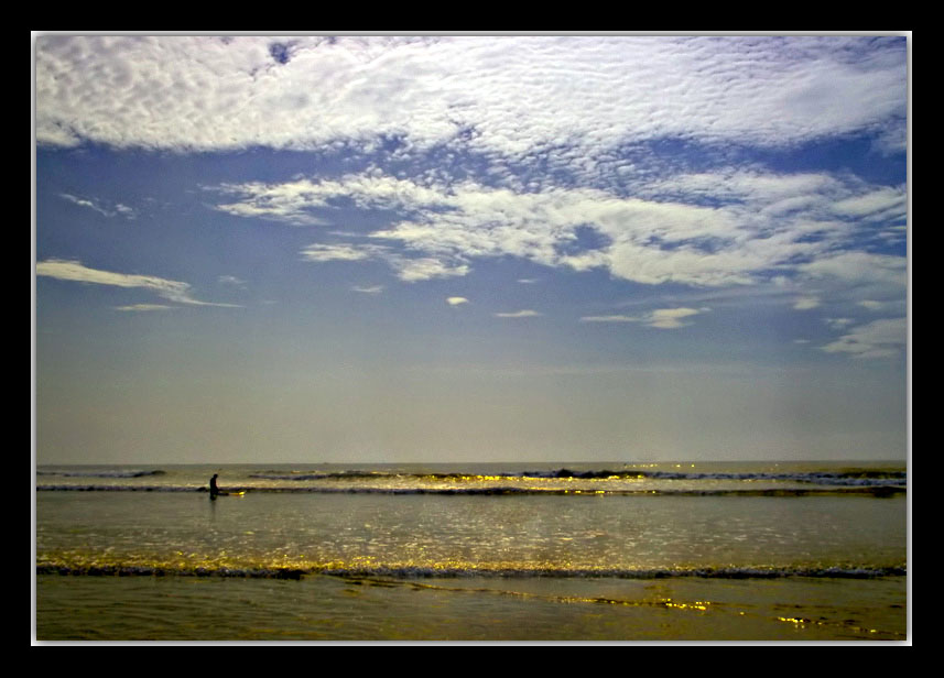 photo "Golden waves" tags: landscape, clouds, water