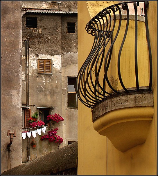 photo "The Roman court yard" tags: architecture, travel, landscape, Europe