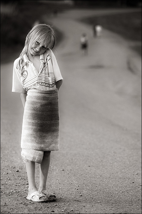 photo "On stream" tags: portrait, genre, children