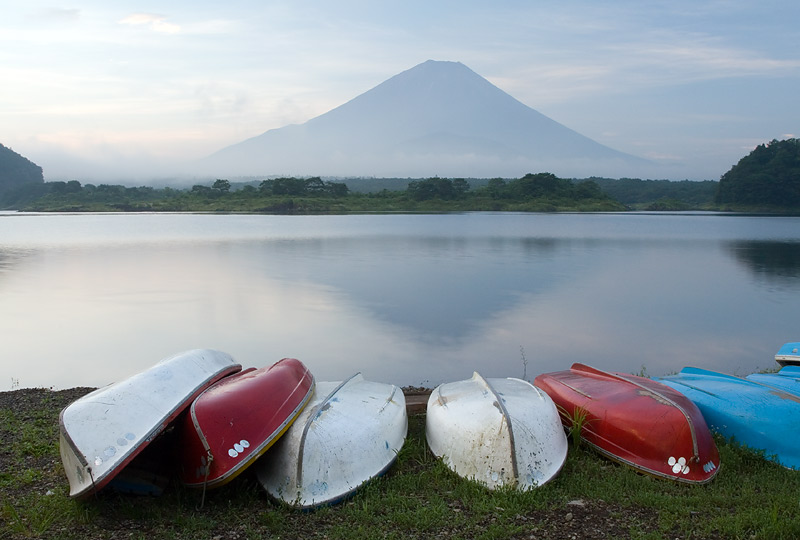 photo "Rowboats" tags: landscape, mountains, water