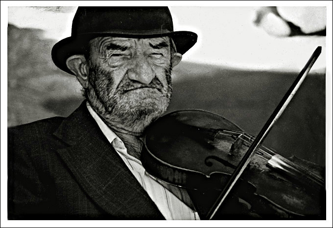 photo "The violinist" tags: portrait, man