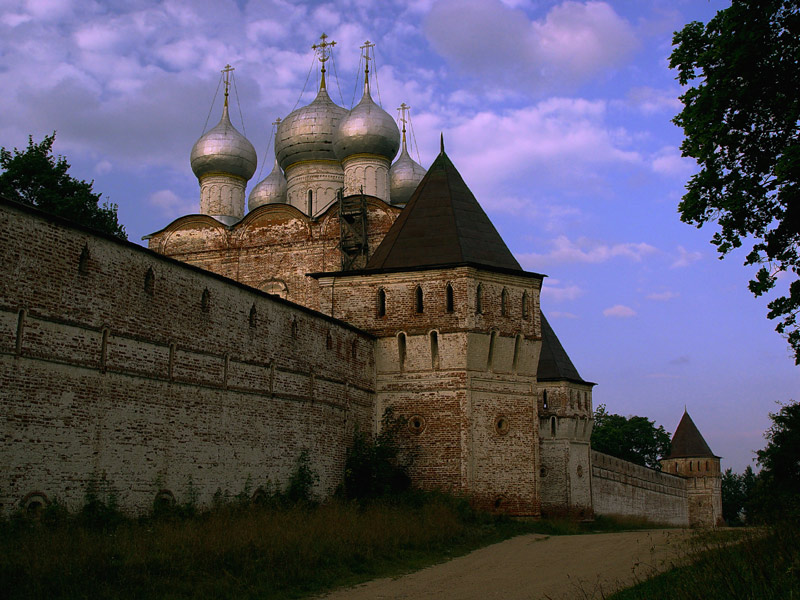 фото "Вечер у стен монастыря." метки: архитектура, пейзаж, лето