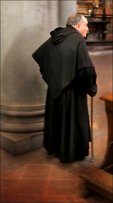 photo "The Benedictin Monk" tags: portrait, travel, Europe, man
