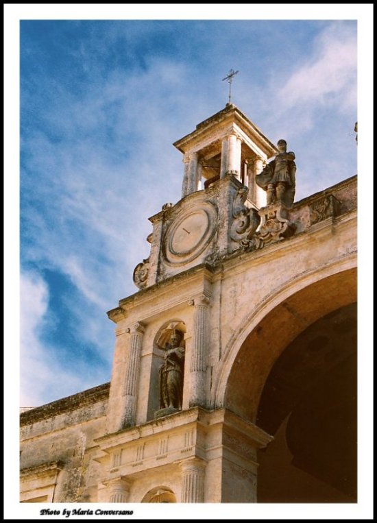 photo "A corner on the sky" tags: architecture, landscape, summer