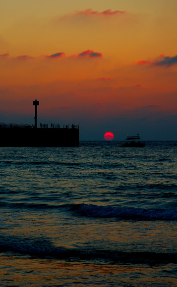 photo "Hot Sunset in Marina" tags: landscape, sunset, water