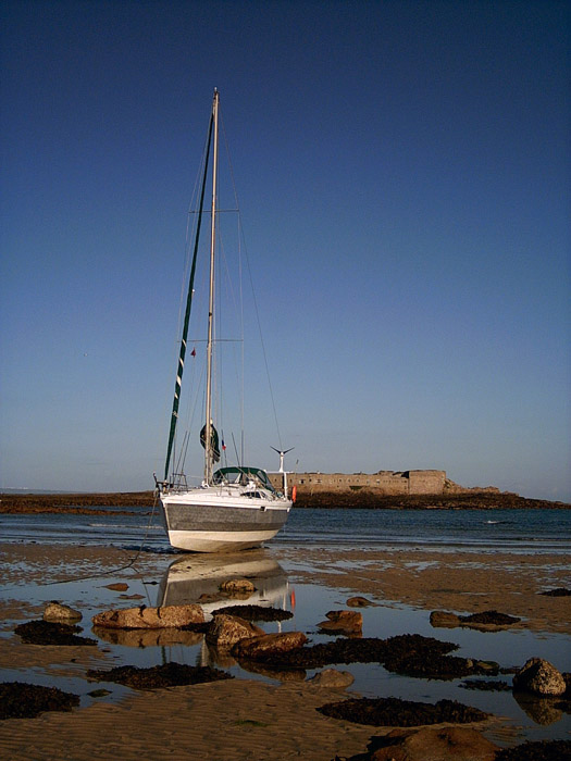 photo "Stranded 3" tags: landscape, water