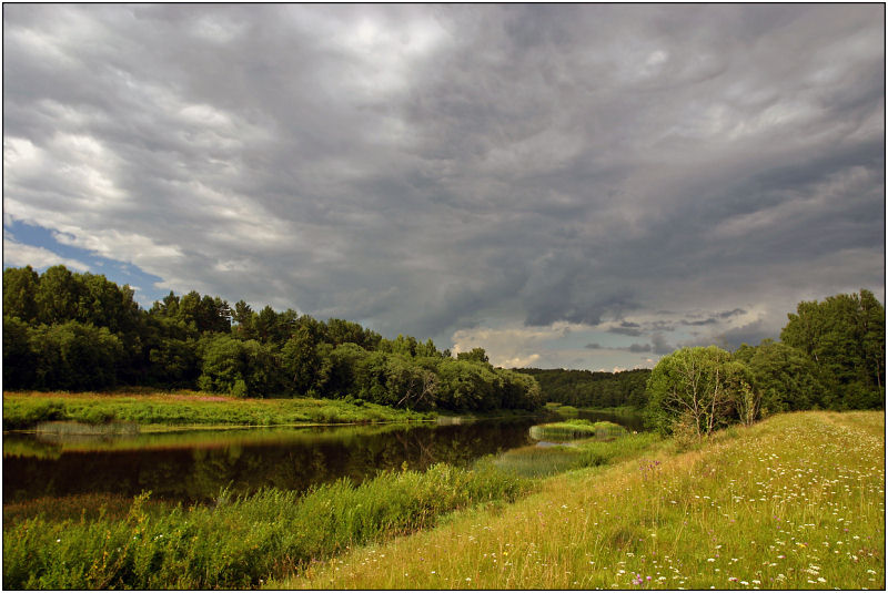 photo "The thunder-storm comes nearer" tags: landscape, clouds, water